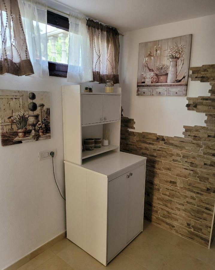 La Casa Delle Rose 1 Villa Giba Buitenkant foto
